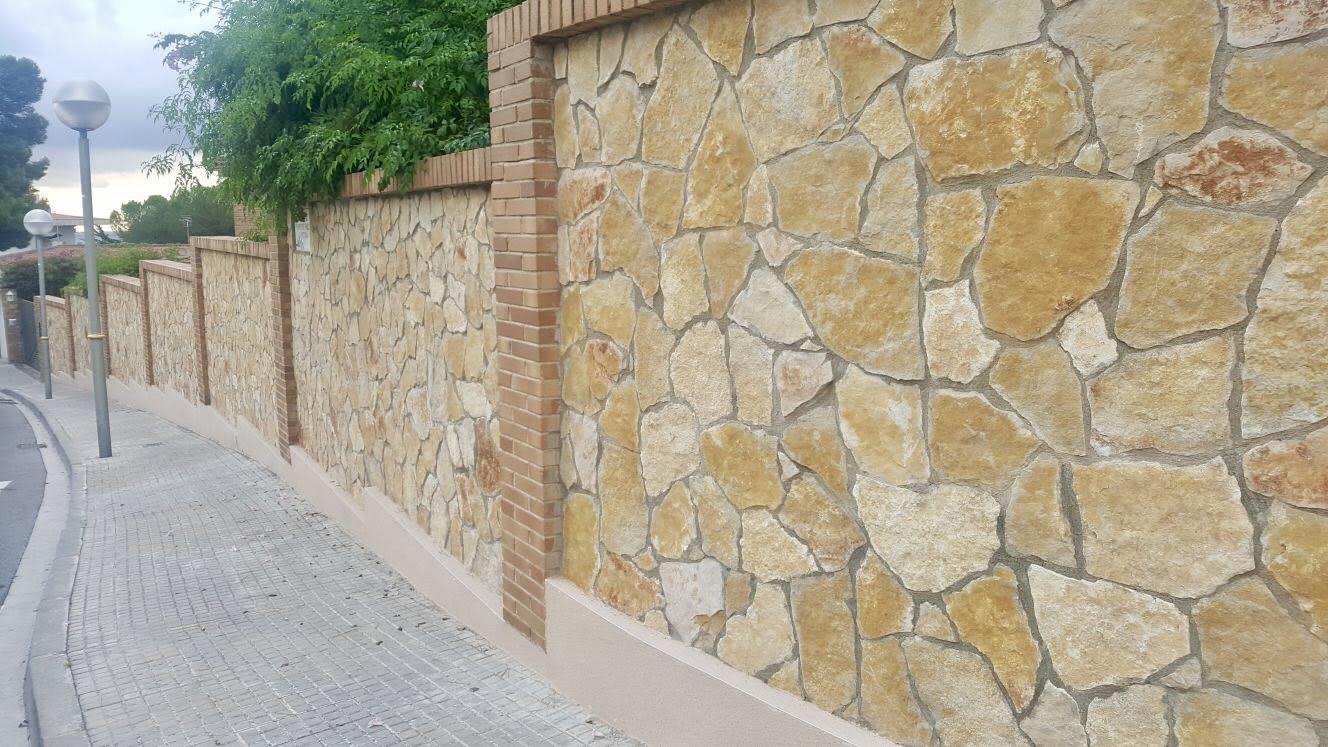 PIEDRA IRREGULAR CALIZA MARFIL (4)-min